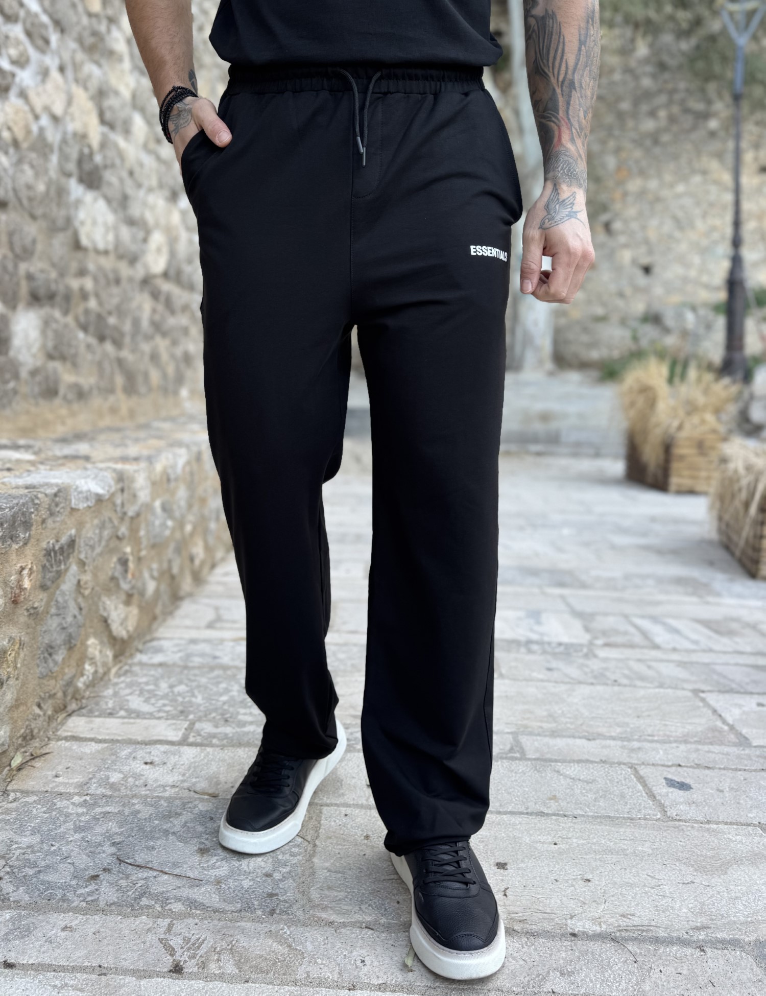 Ανδρική μαύρη φόρμα ίσια με λογότυπο στο πλάι ES307M